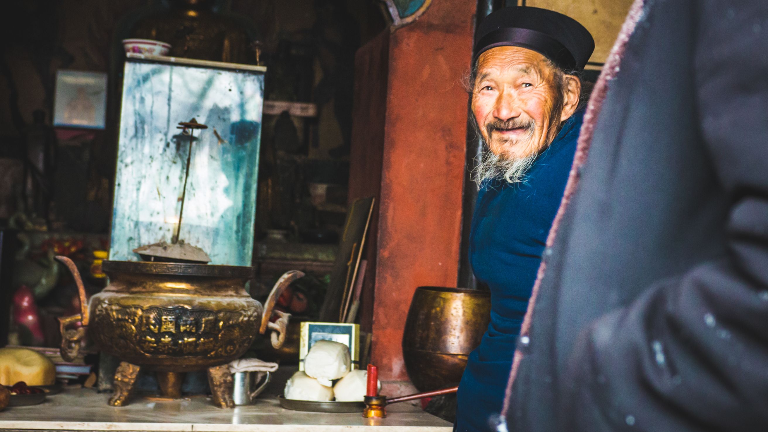 Explore Taoist Prayers: Insights into the Rituals and Chants of Taoism