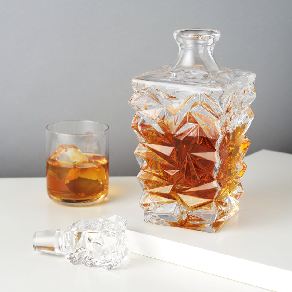 High-Quality Crystal Decanters for Whiskey and Wine – Free Shipping Available