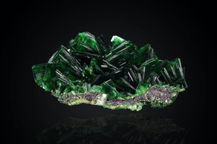 Green Crystal: The Amazing Stone You Need to Know