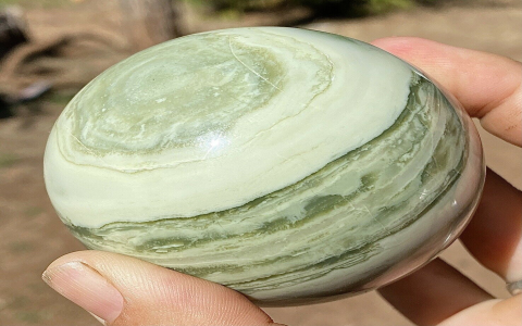 Green Crystal: The Amazing Stone You Need to Know